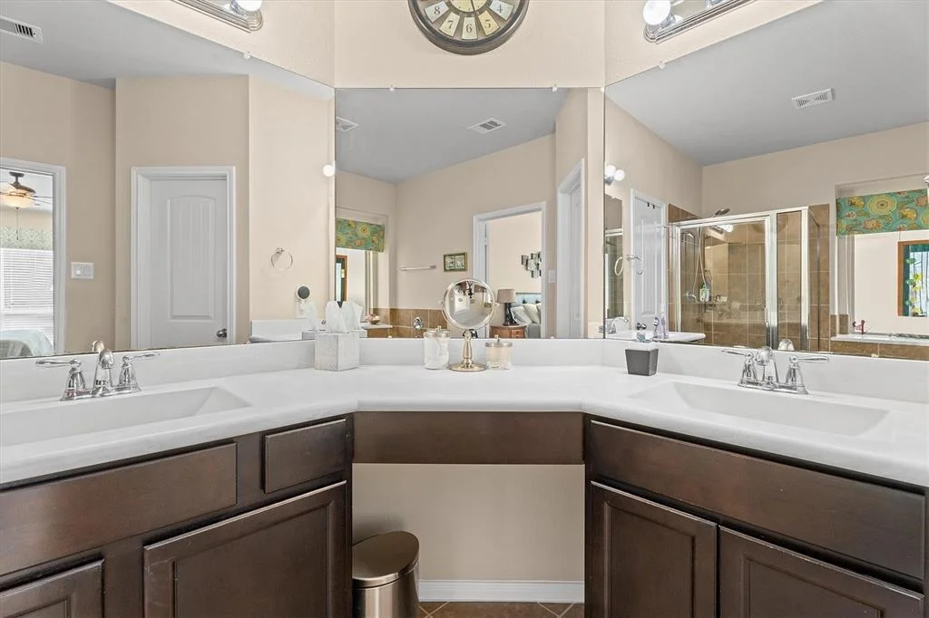 Photo of 2463 Garden Falls Drive
