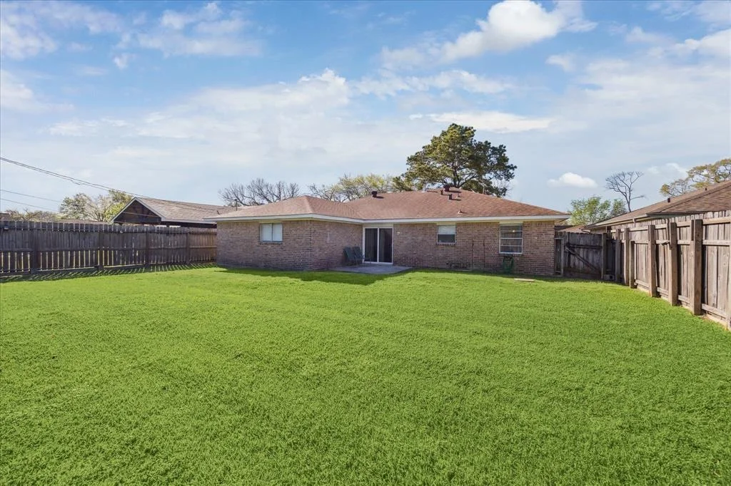 Photo of 754 E Amherst Lane