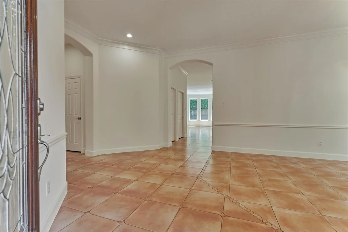 Photo of 66 S Castlegreen Circle