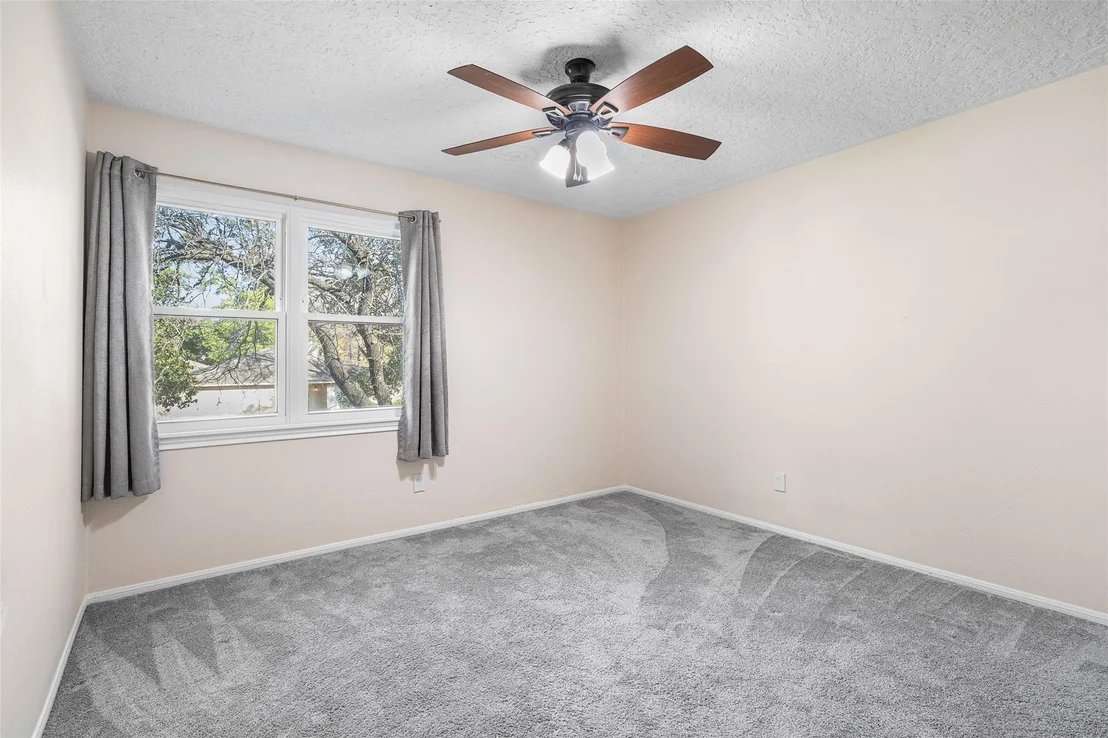 Photo of 723 Shadowbrook Drive
