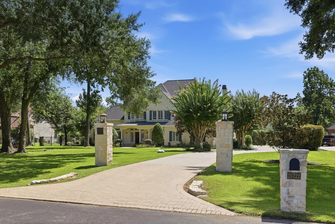 Photo of 25722 Haven Lake Drive