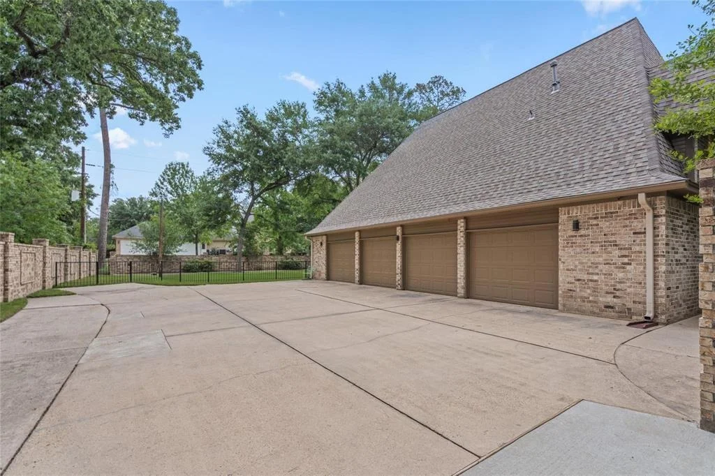 Photo of 17910 Sugar Pine Drive