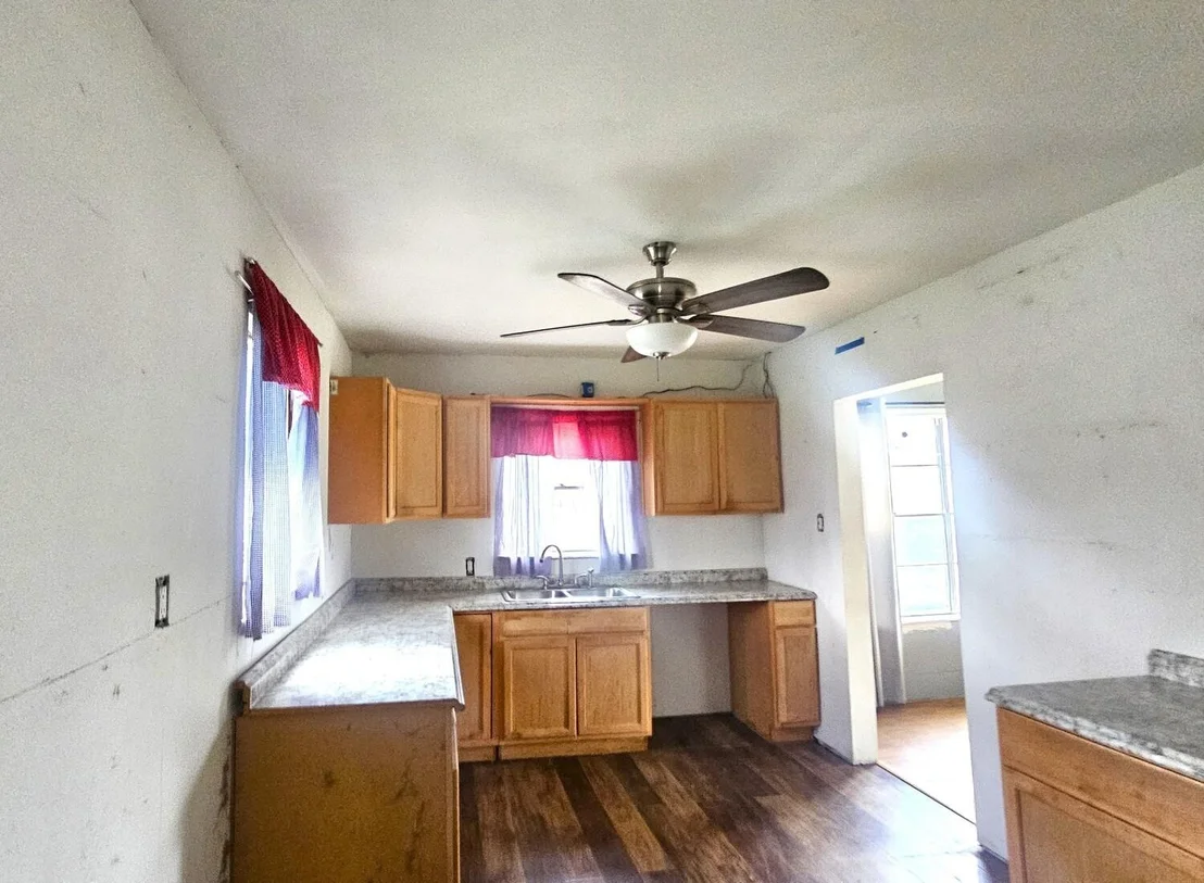 Photo of 302 Southern Oaks Drive