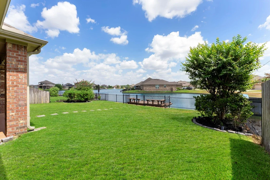 Photo of 3635 Lake Bend Shore Drive