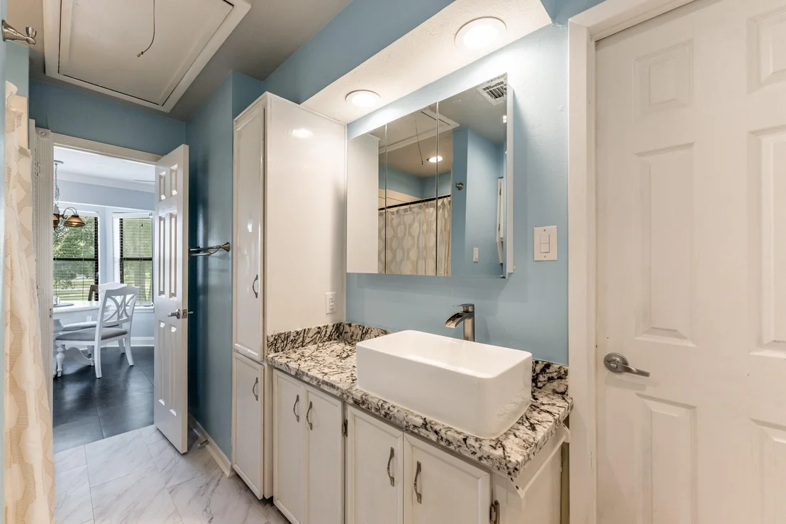 Photo of 180 W Lake Circle