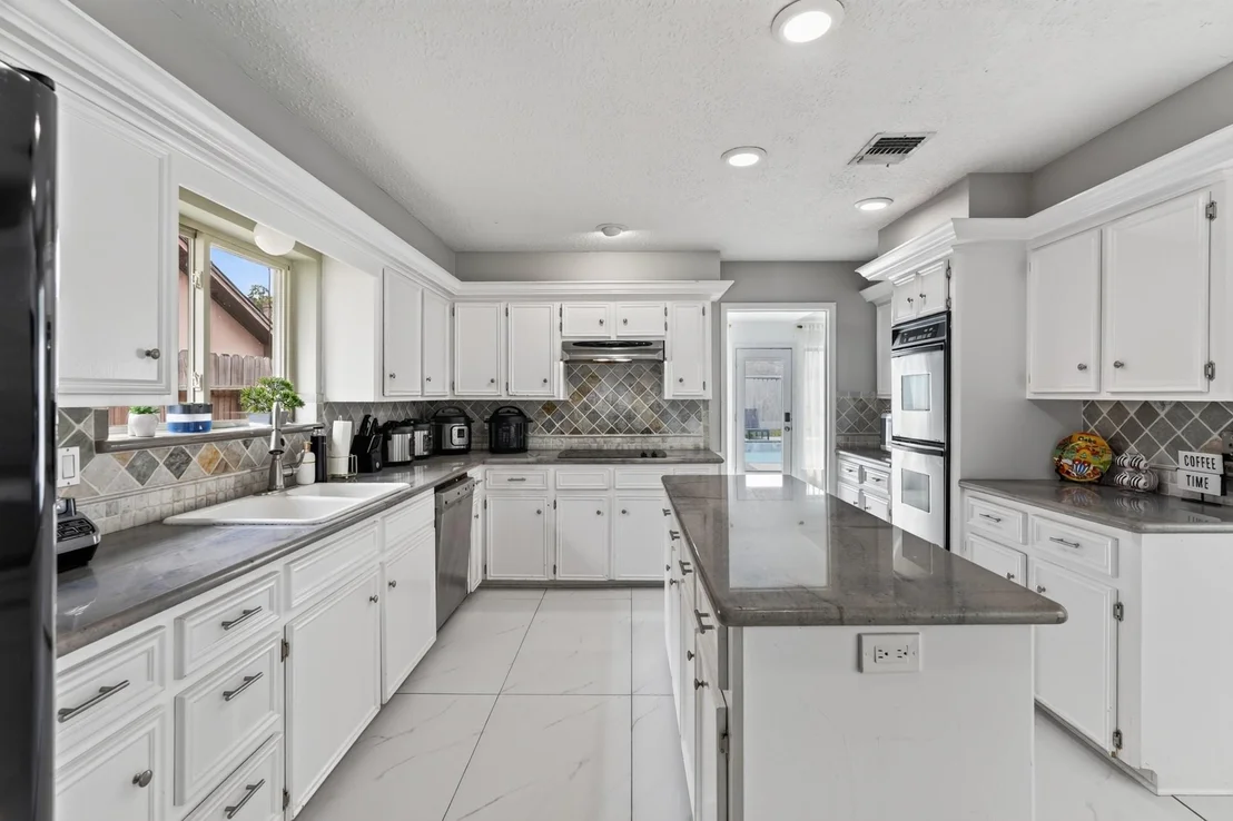 Photo of 15619 Four Leaf Drive