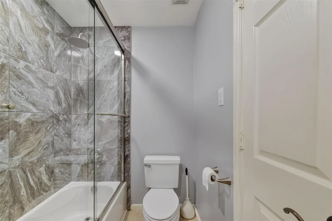 Photo of 14327 Norhill Pointe Drive