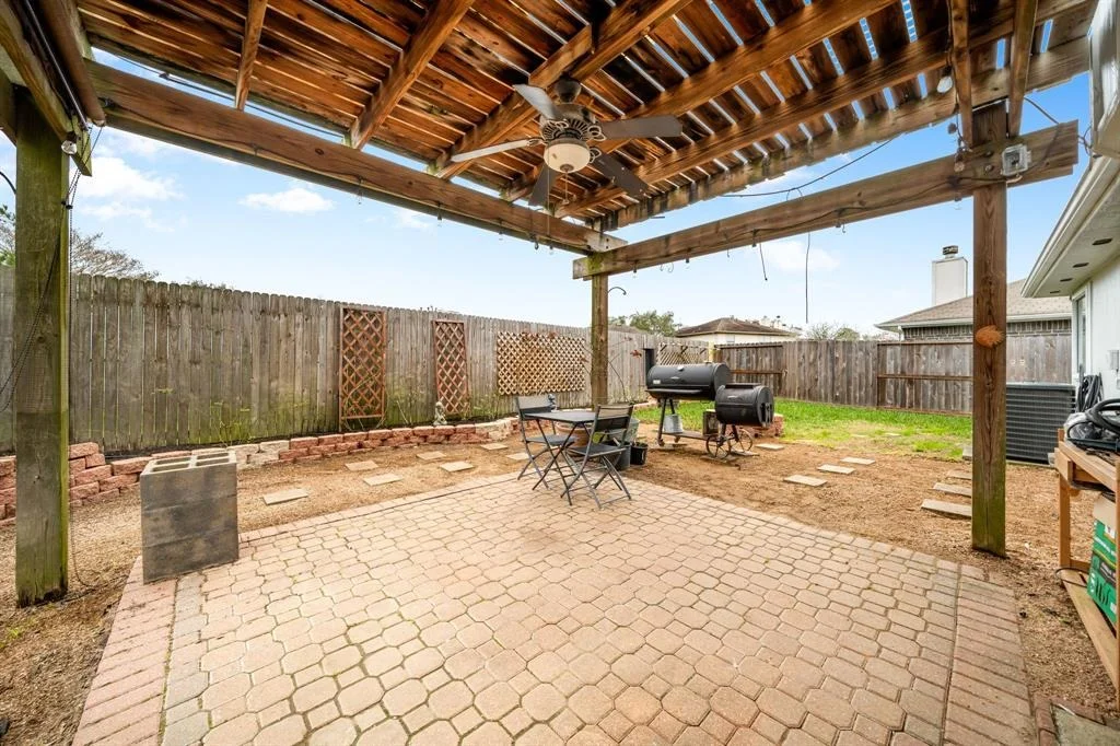 Photo of 2877 Pointe Drive