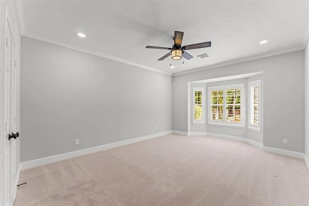 Photo of 54 E Coldbrook Circle