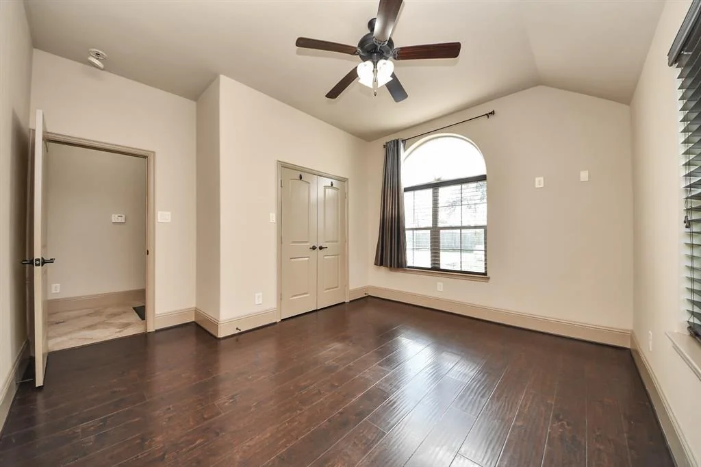 Photo of 6051 Woodview Drive