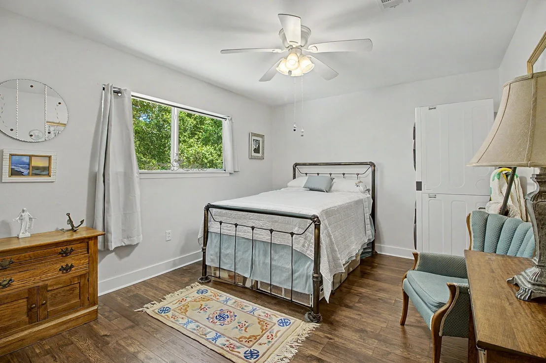 Photo of 17 Lakeview Drive