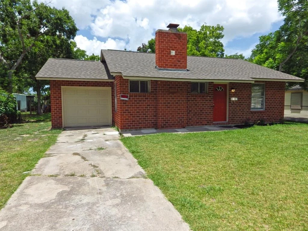 Photo of 618 Honeysuckle Drive