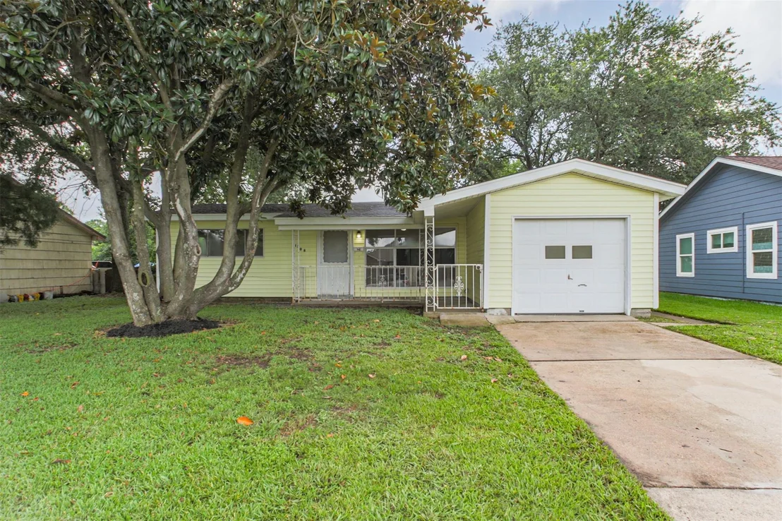 Photo of 1306 Glencrest Drive