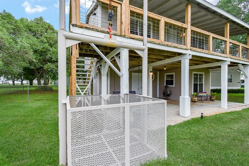 Photo of 1551 Bayview Drive