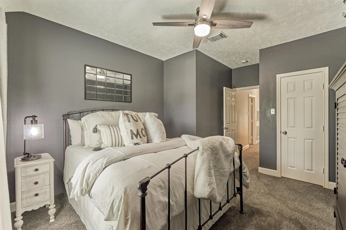 Photo of 170 N Hazelcrest Circle