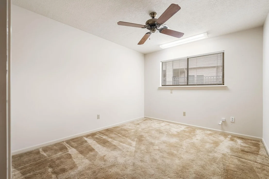 Photo of 105 Greenbriar Drive