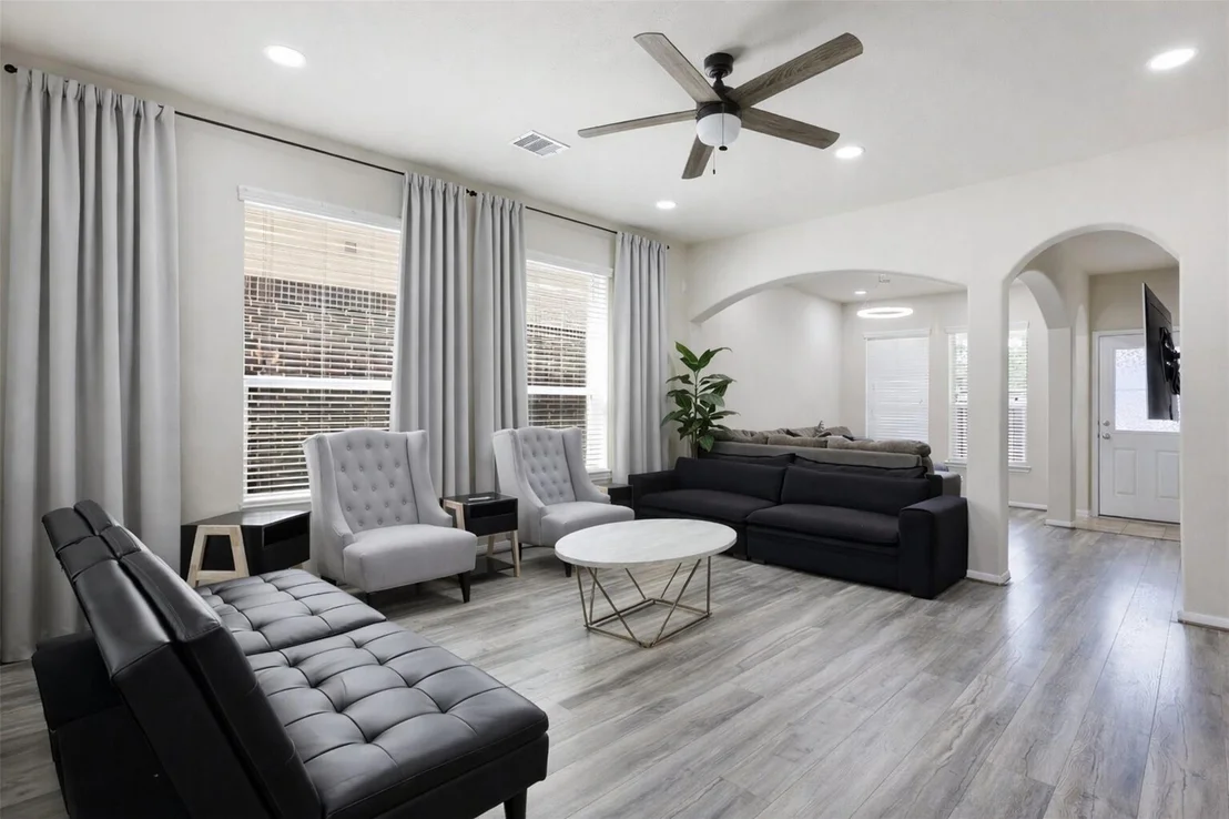 Photo of 8806 Willow Wind Lane