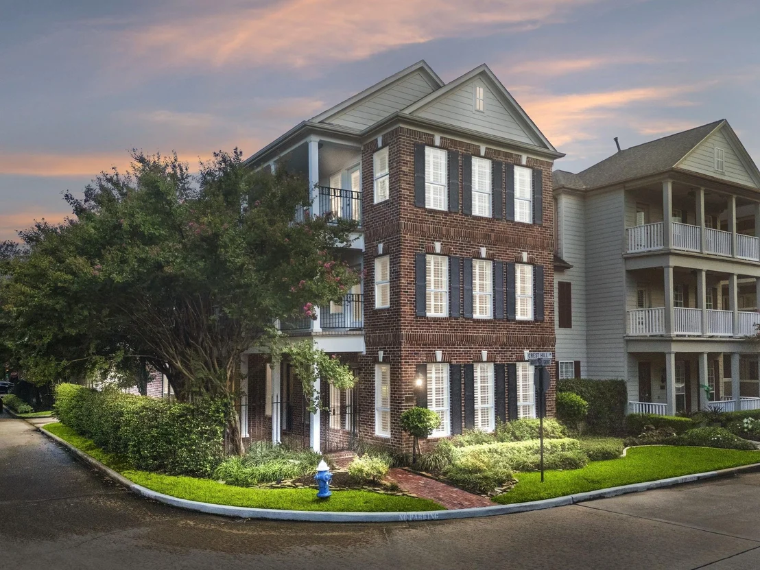 Photo of 3403 Crest Hill Lane