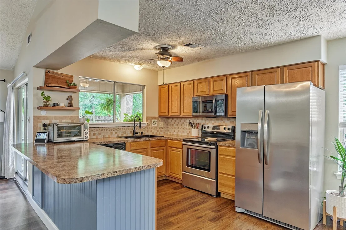 Photo of 2615 Rosewood Place