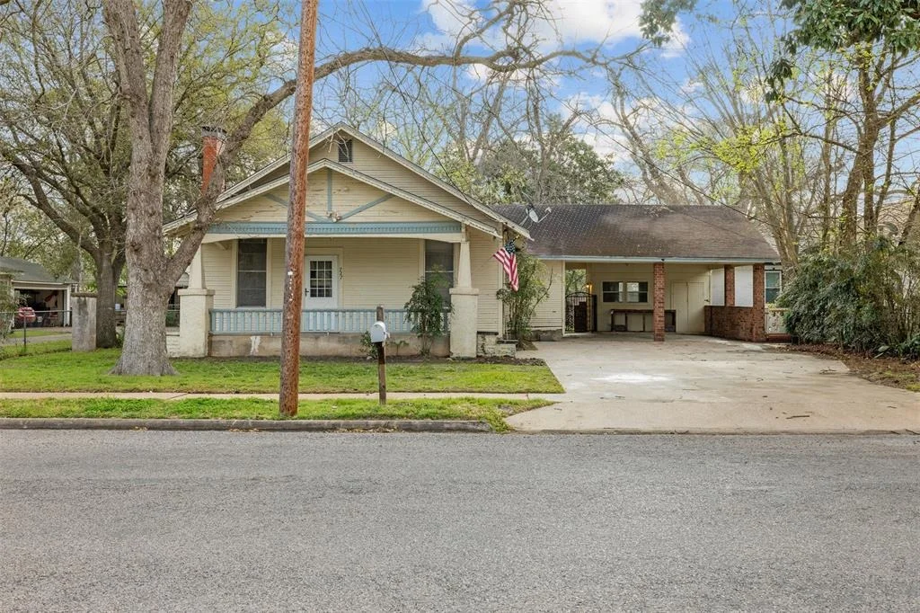 Photo of 727 Travis Street
