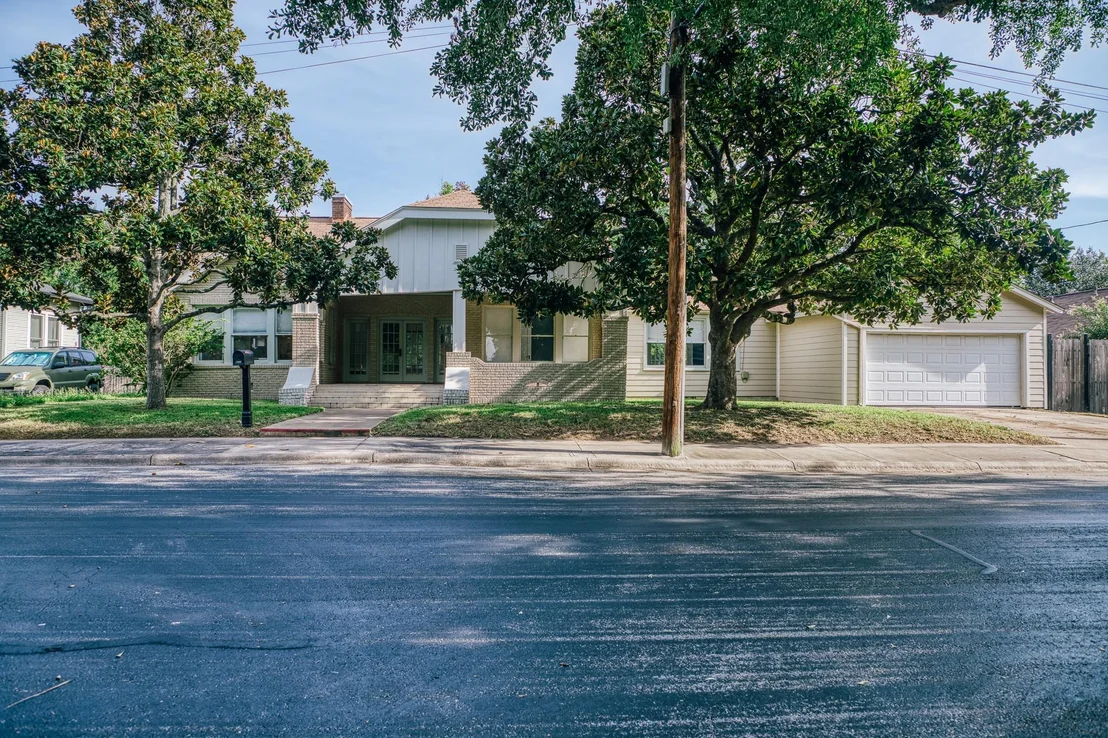 Photo of 511 Crockett Street