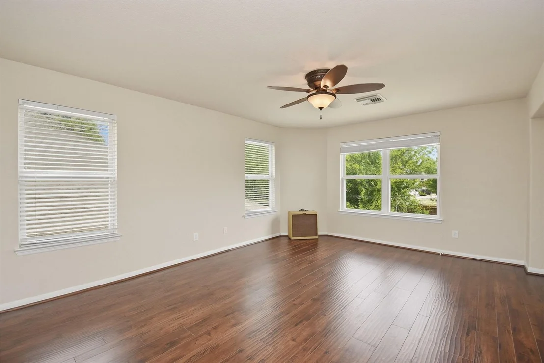 Photo of 5615 Edgewood Place Drive