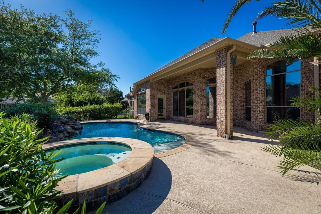 Photo of 8411 Middle Canyon Road