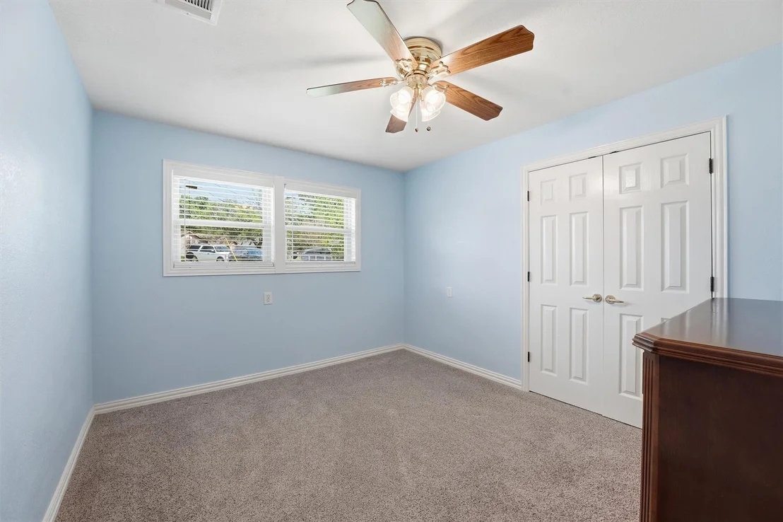 Photo of 18327 Shoreline Drive