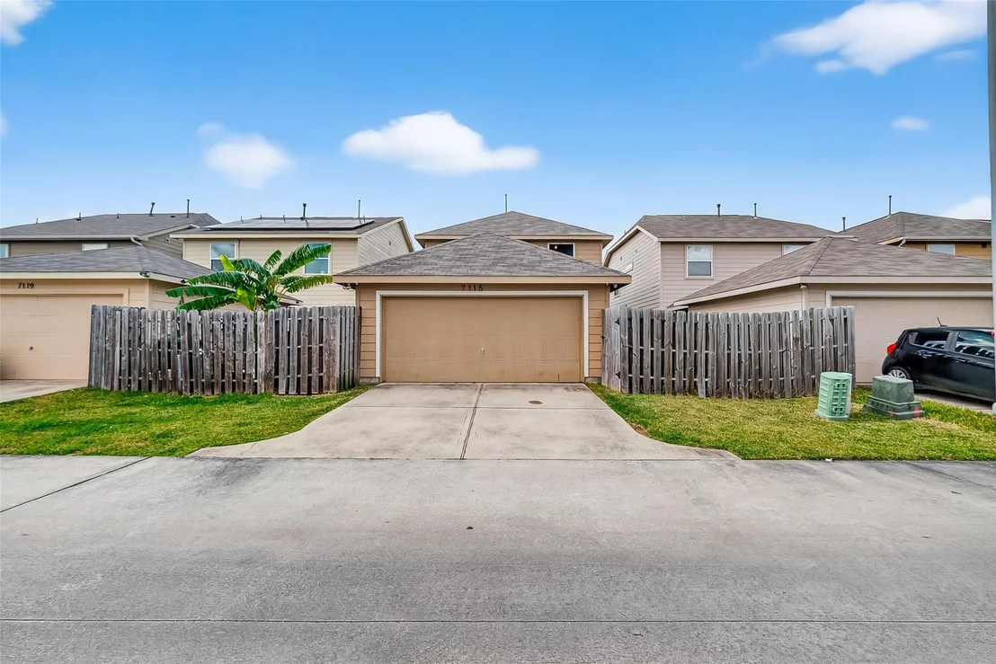 Photo of 7115 Pavilion Drive