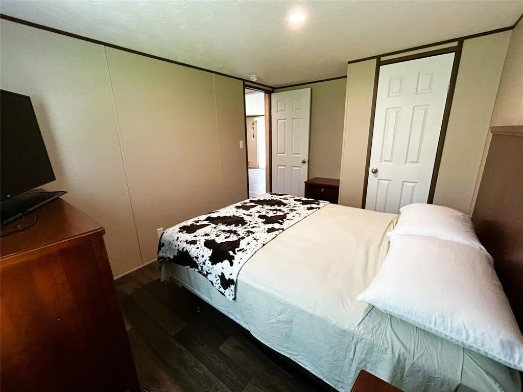 Photo of 582 Road 5605