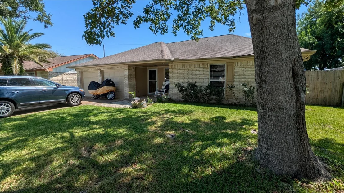 Photo of 4413 N Heron Drive
