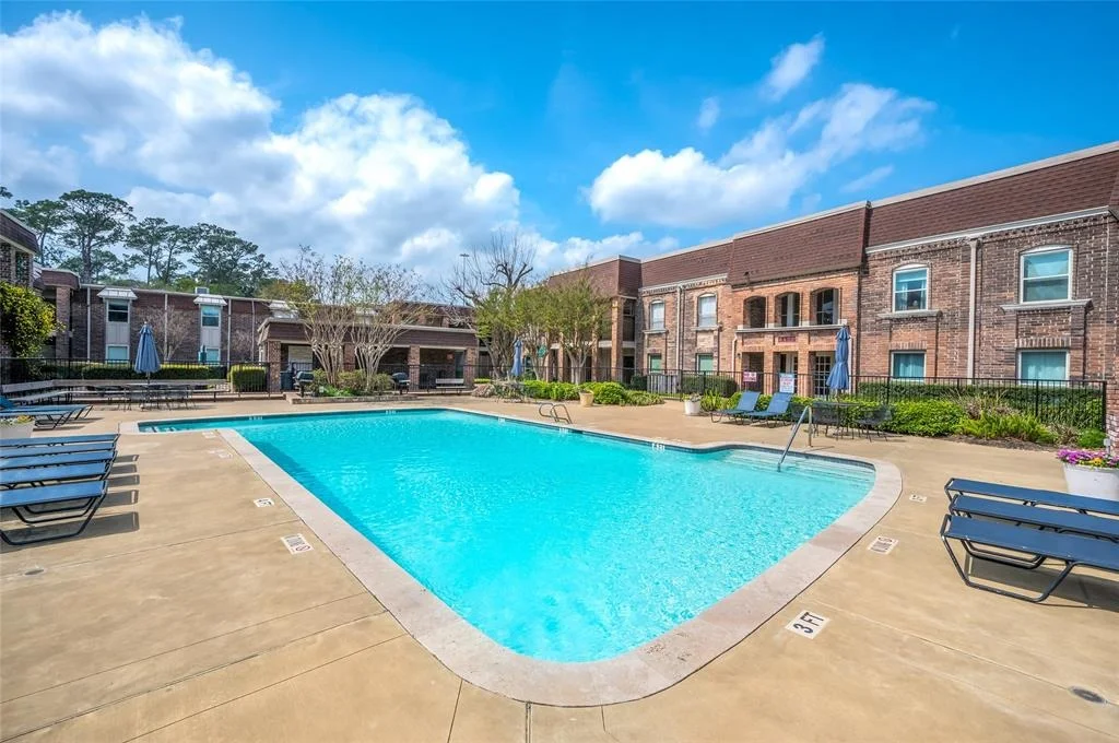 Photo of Unit 7 at 7575 Katy Freeway