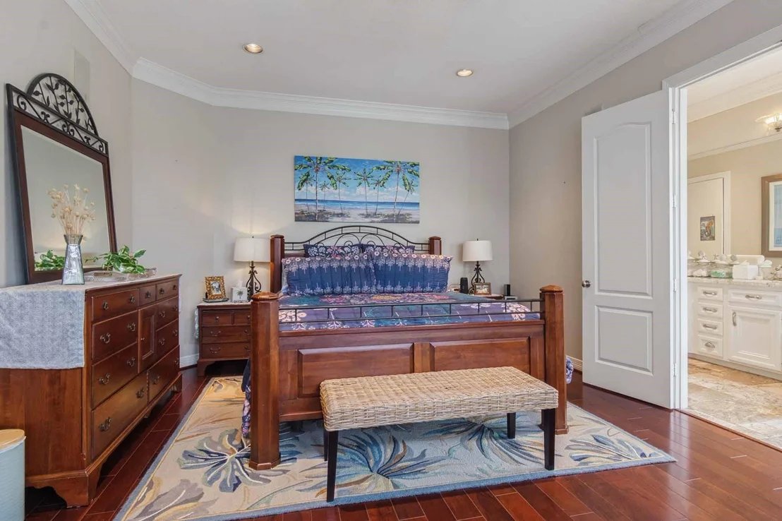 Photo of 537 Villa Drive