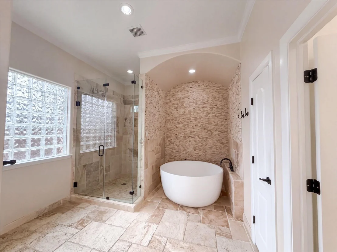 Photo of 1005 Lewis Drive