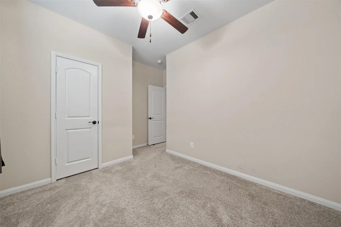 Photo of 8985 Oval Glass Street