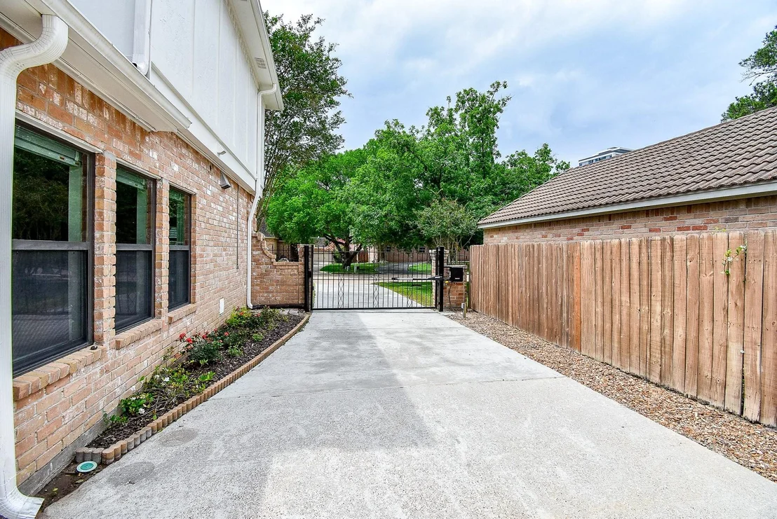 Photo of 723 Plainwood Drive