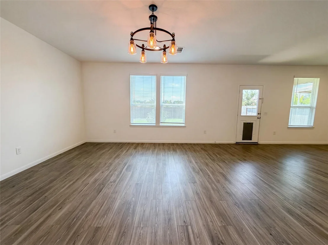 Photo of 25635 Balsamroot Drive