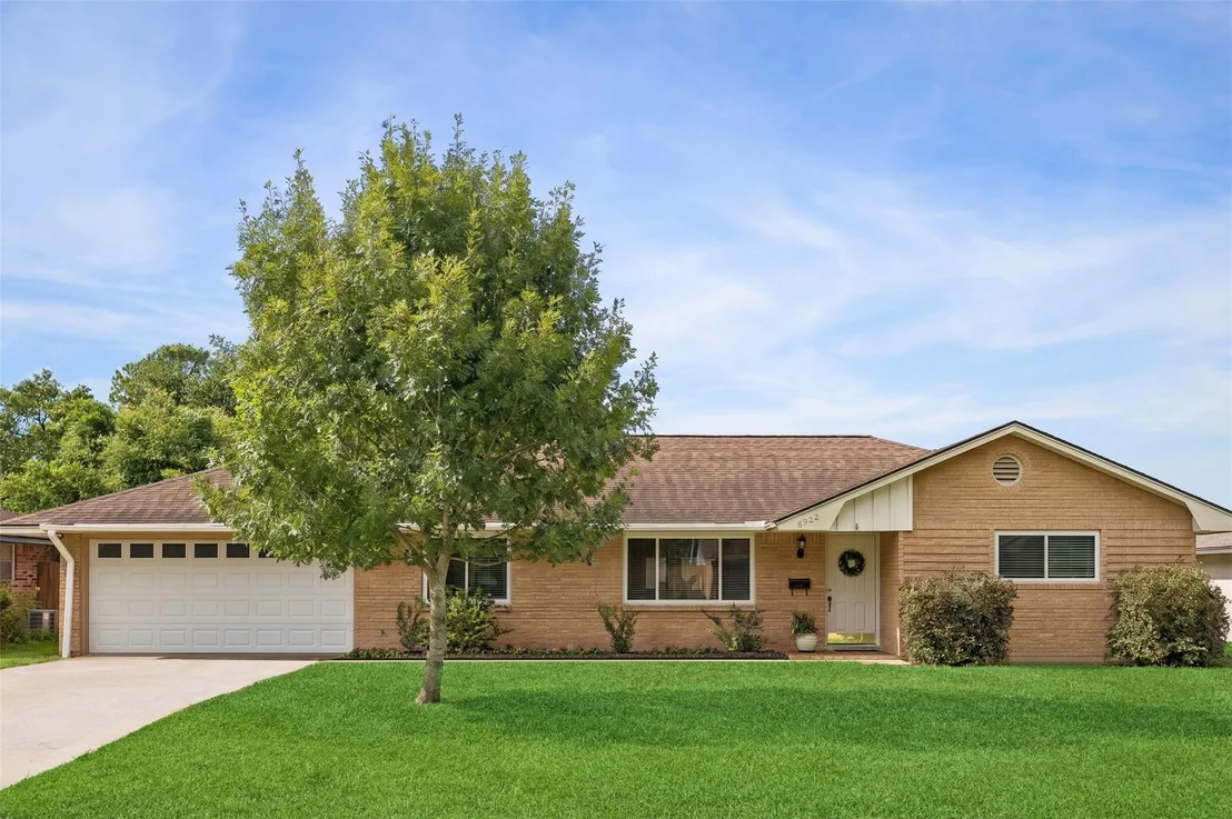 Photo of 8922 Springview Lane