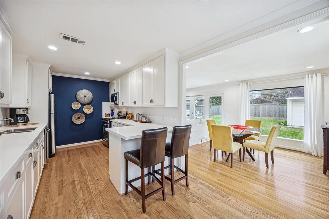 Photo of 4721 Kingfisher Drive
