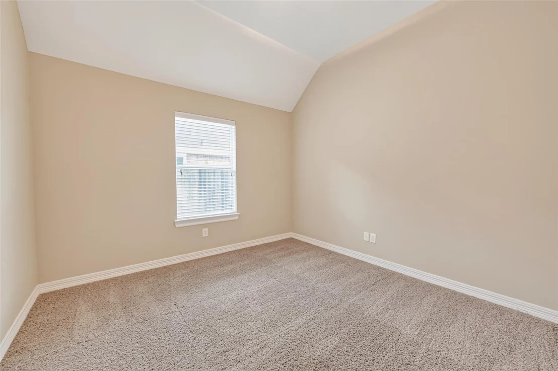 Photo of 1202 Waterside Estates Circle