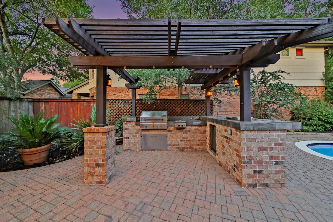 Photo of 1302 Avon Way
