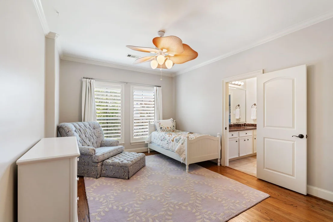 Photo of 5202 Patrick Henry Street