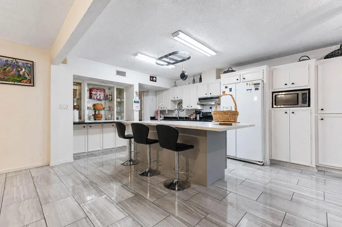 Photo of 601 Westview Terrace Drive