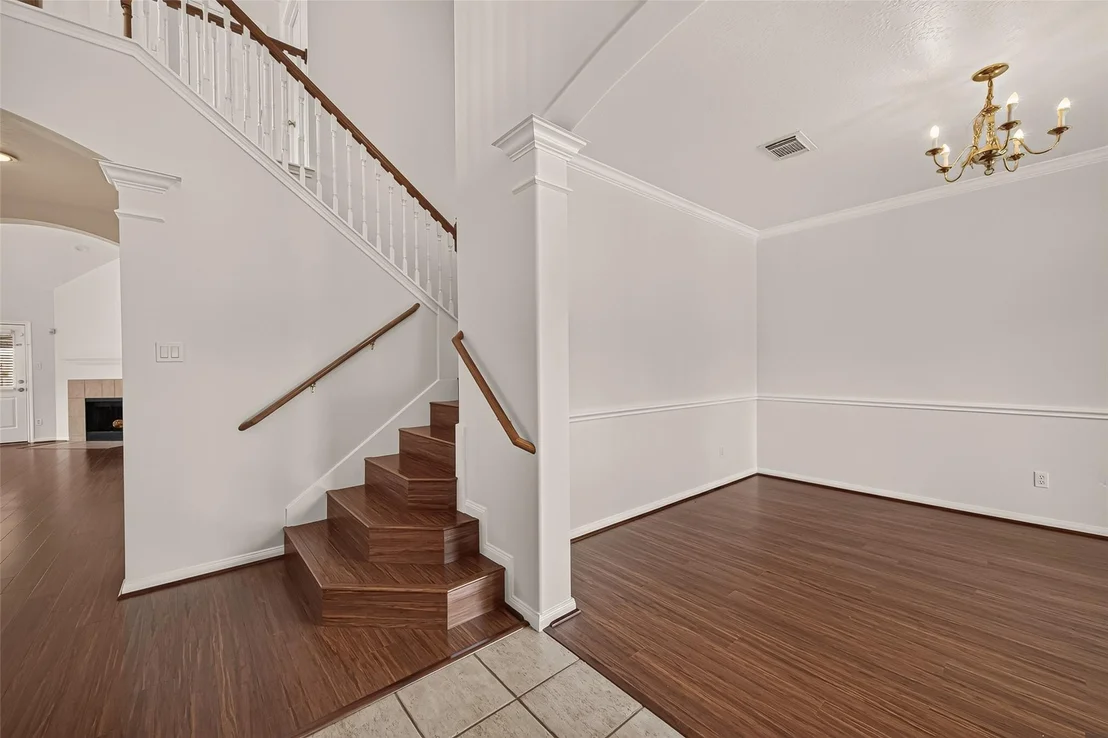 Photo of 6027 Dunsley Drive