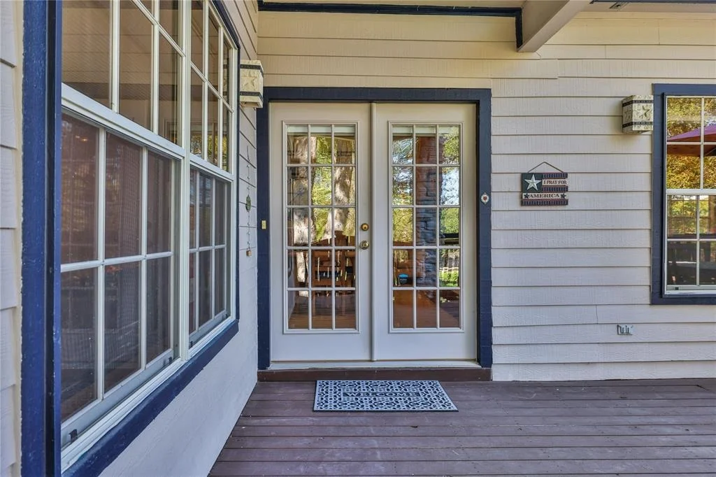 Photo of 120 Lake Oaks Boulevard