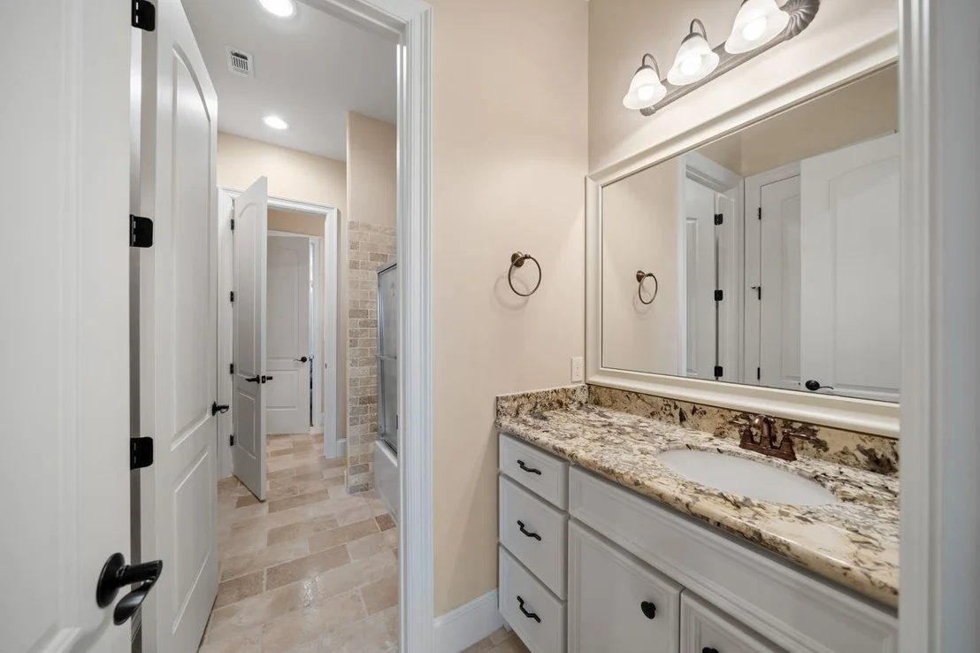 Photo of 1226 Chippendale Road