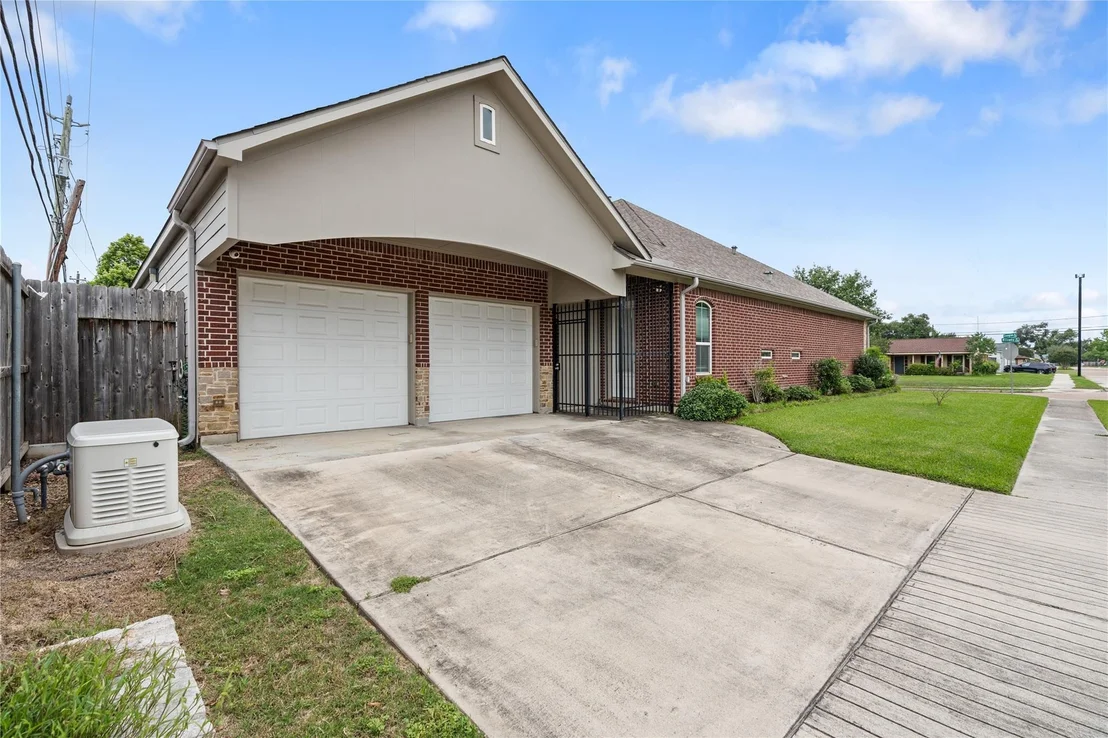 Photo of 2329 Willowby Drive