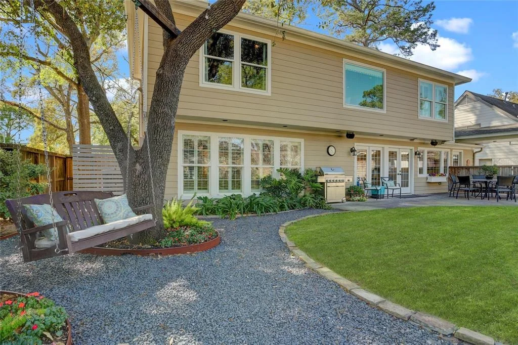 Photo of 802 W Forest Drive