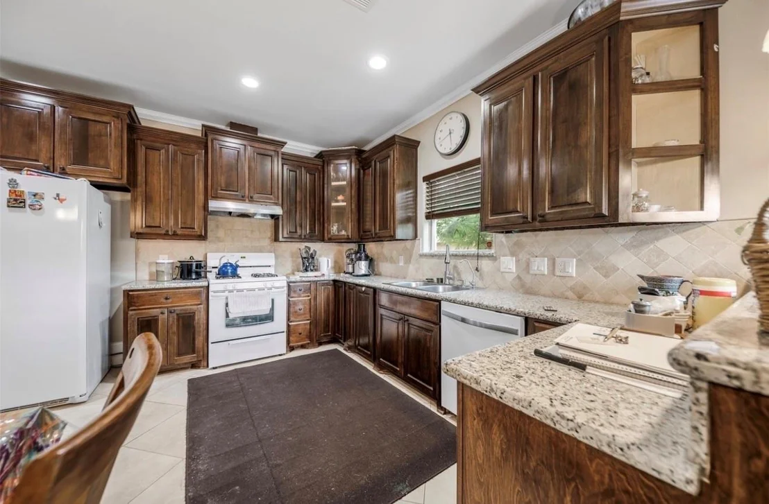Photo of 2526 Perez Road