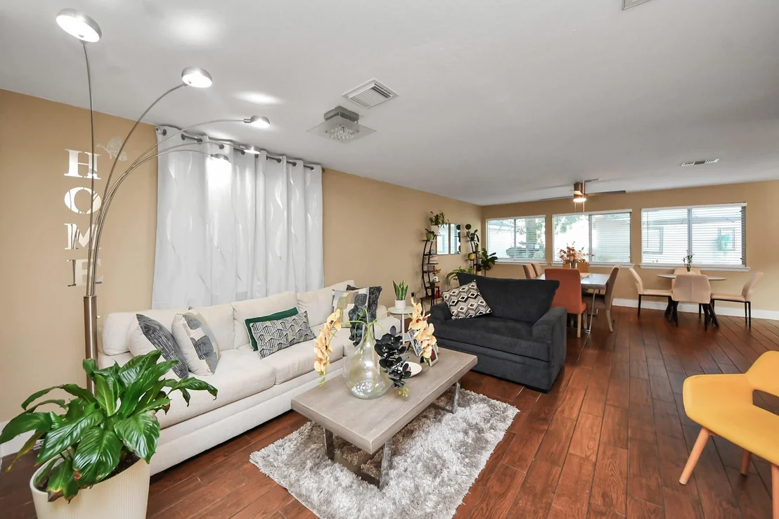 Photo of 20826 Settlers Lake Cir N Circle